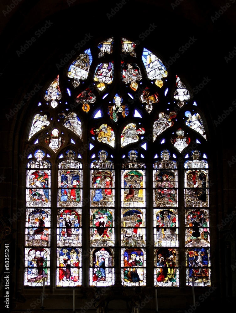 vitrail de l'eglise saint ronan à Locronan,bretagne,finistère