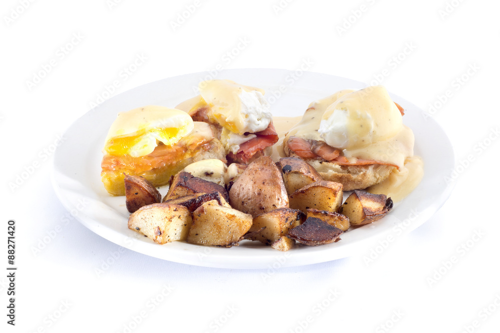 smoked salmon eggs benedict and hash browns