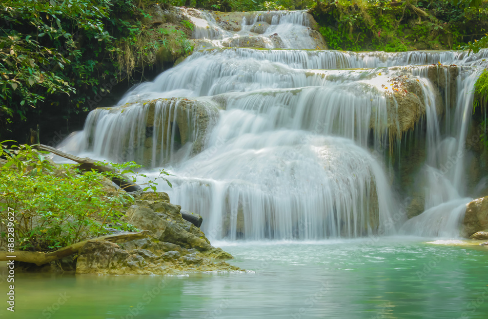 Fototapeta premium Erawan Waterfall, Kanchanaburi, Thailand