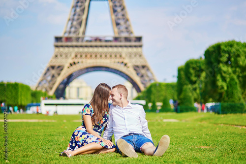 Young couple having a date in Paris, France © Ekaterina Pokrovsky