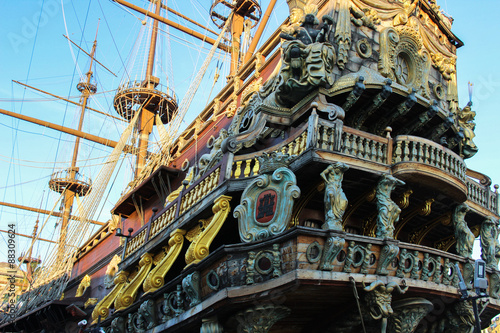 Fototapeta galleon resting after so many battles