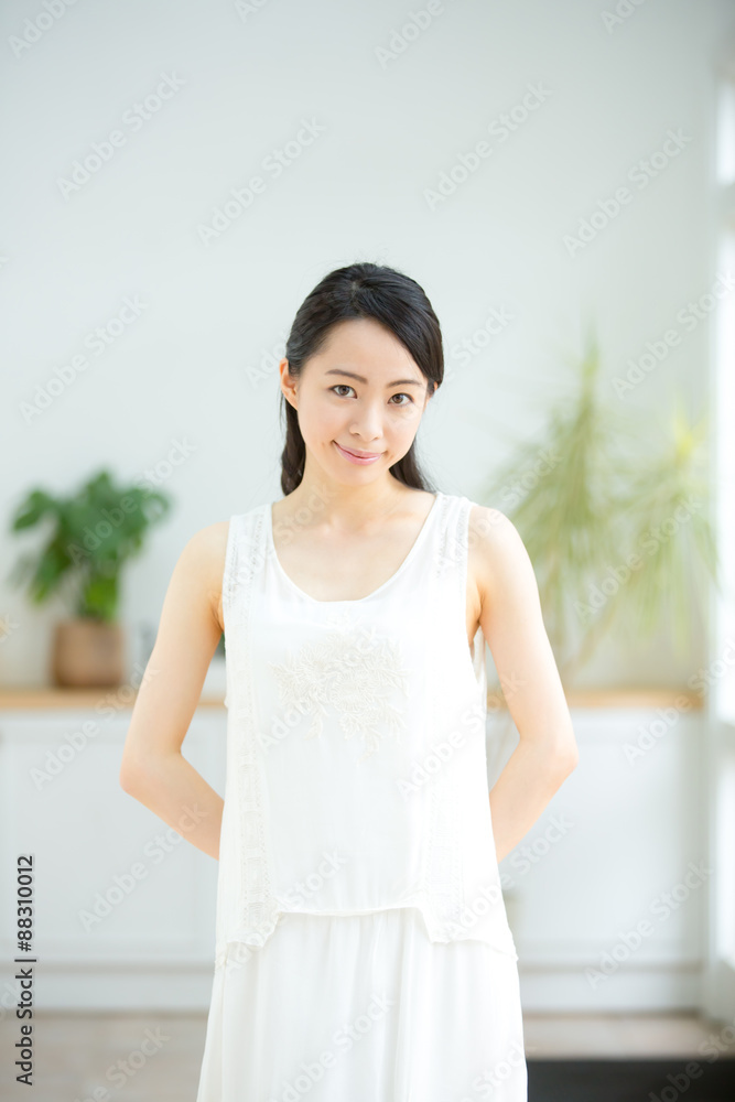 若い女性 若い女性