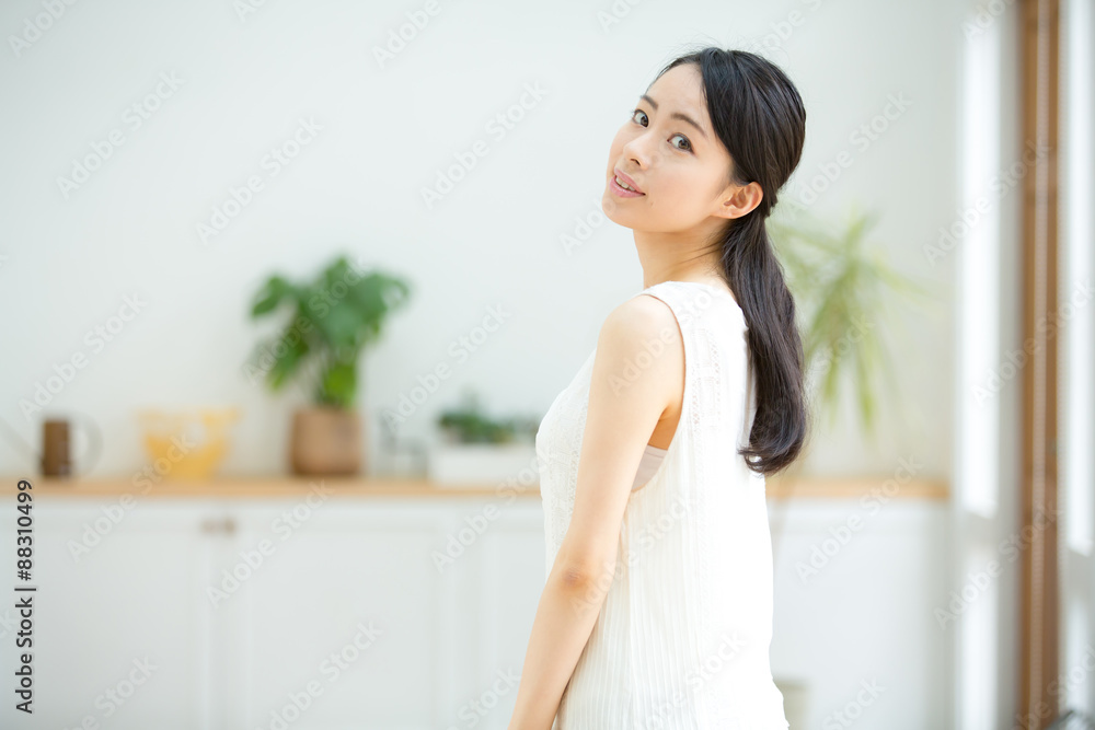 若い女性 若い女性