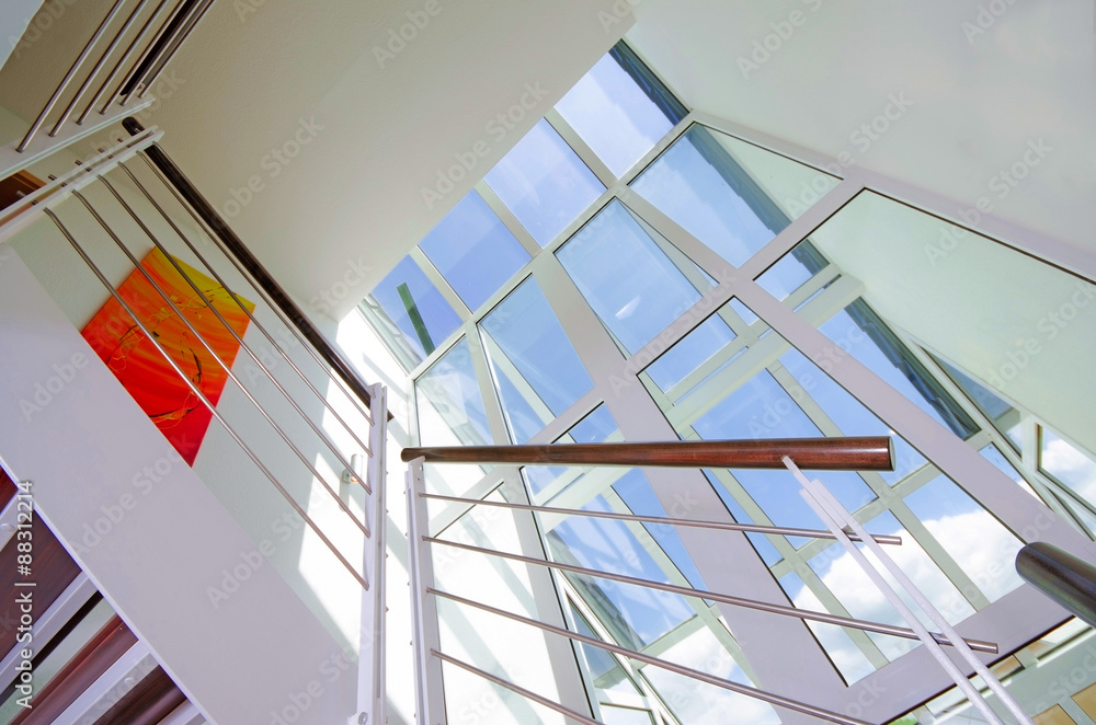 Obraz premium Wintergarten mit großen Fenstern