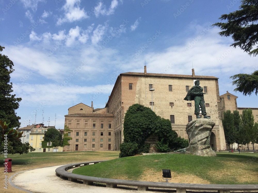 Parma, piazzale della Pace e palazzo Pilotta