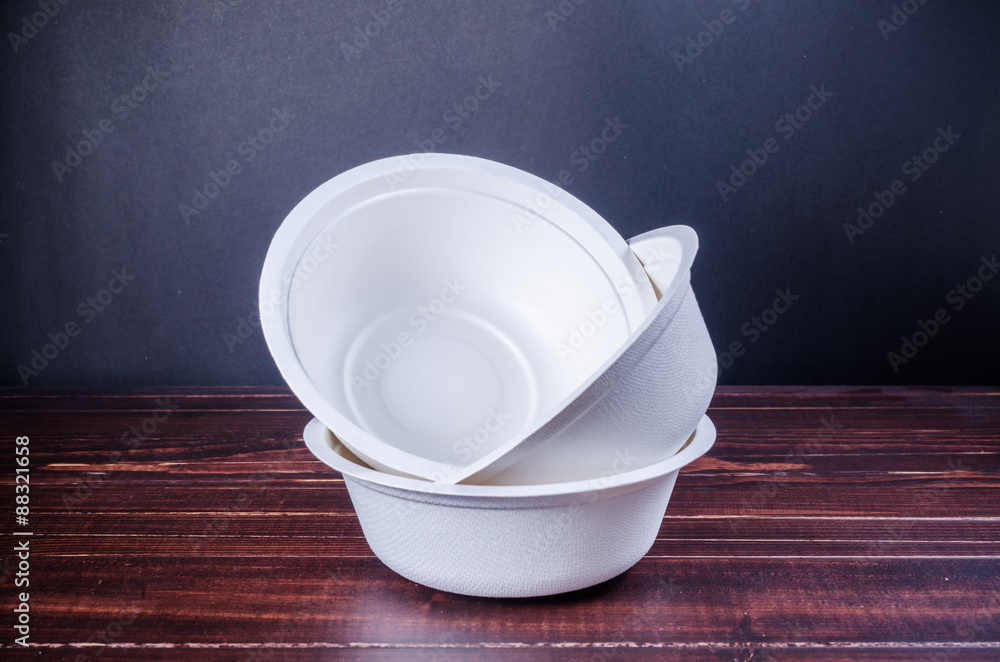 eco unbleached plant fiber bowl on wooden table