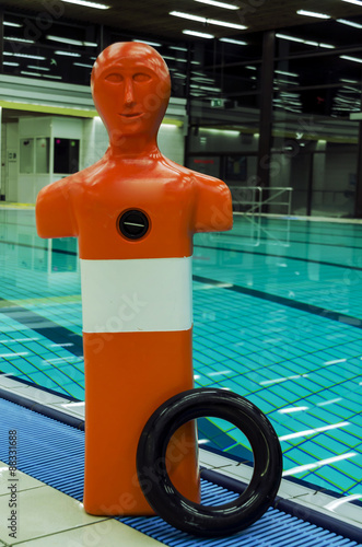 Objects for training in pools and ponds, for rescuers on the water. DLRG photo