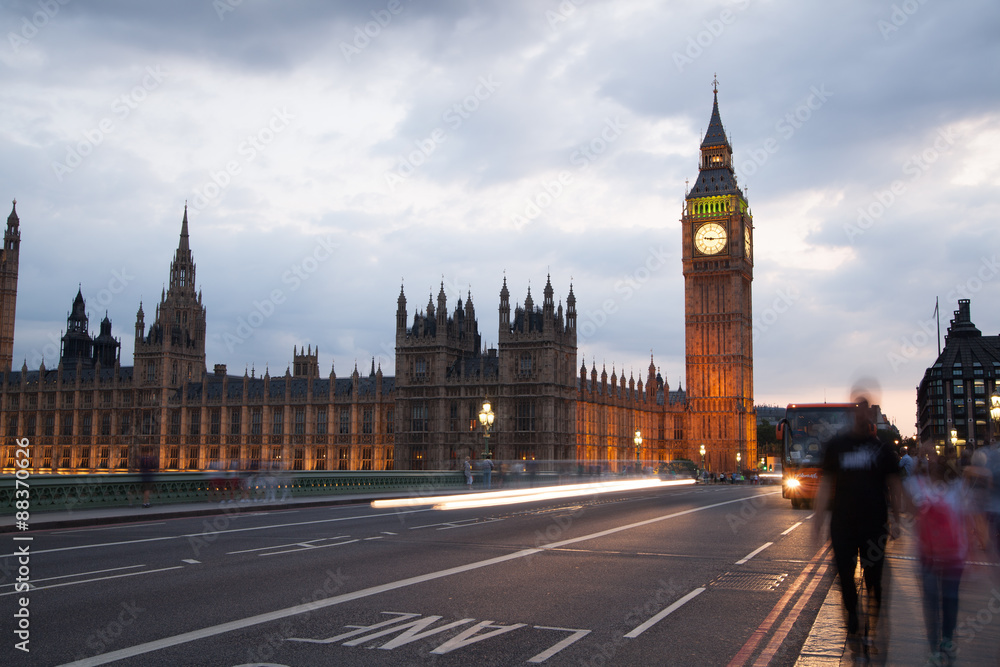 London sunset. Big Ben and houses of Parliament