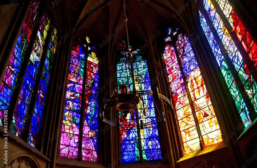 Buntglasfenster in der Kathedrale von Metz