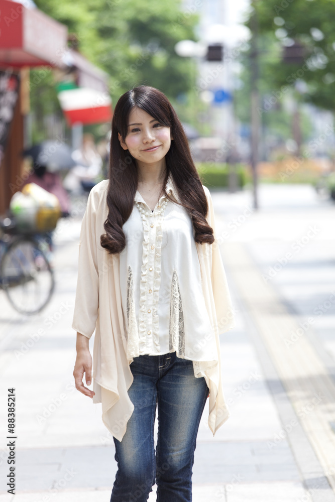 Fototapeta premium ポートレート・若い女性