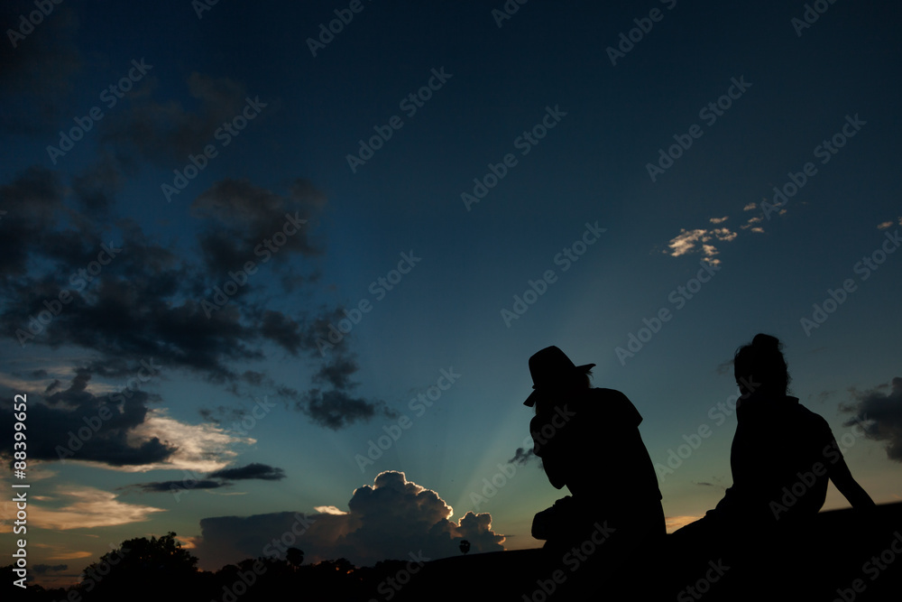 Fototapeta premium Looking at sunset from Angkor Wat