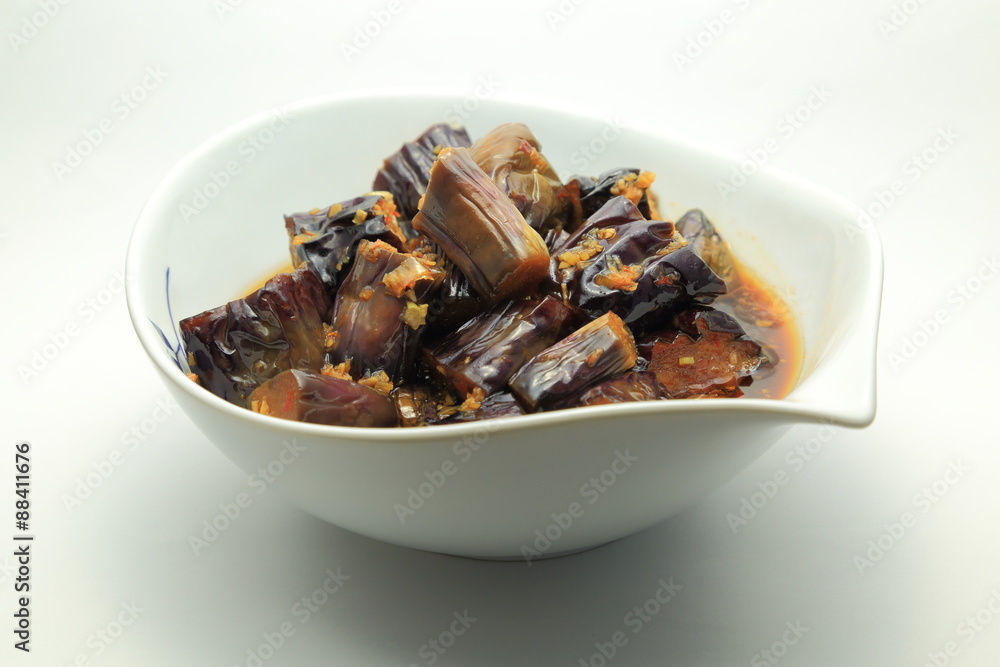 eggplant and boiled by soy sauce soup stock. Red chili pepper is effective, and, piquant. Even if summer is cooled and eaten, it's good.