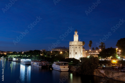 Sevilla, Torre del Oro junto al guadalquivir