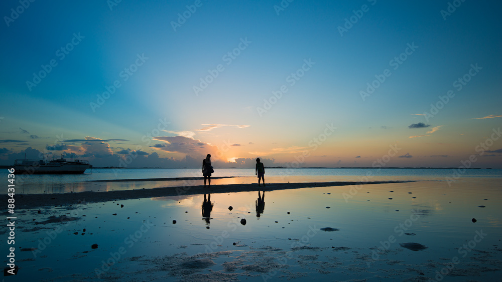 Fototapeta premium Abendspaziergang am Meer
