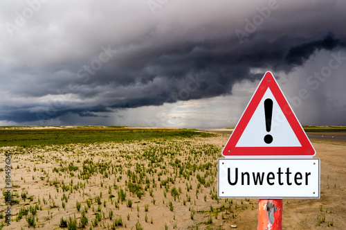 Unwetter Schild Küste photo