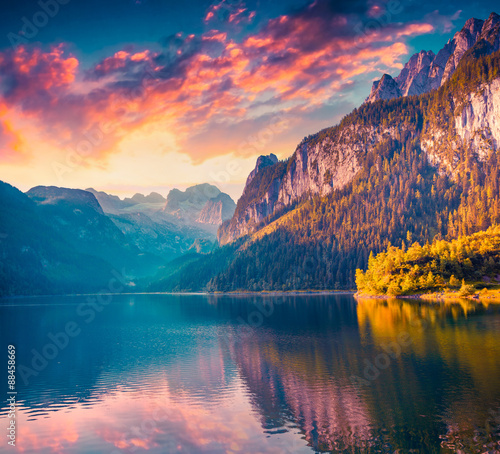 Fototapeta Naklejka Na Ścianę i Meble -  colorful summer sunrise on the Vorderer Gosausee lake