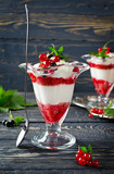 Redcurrant yoghurt with peppermint