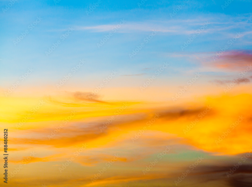 Obraz premium colorful dramatic sky with cloud at sunset