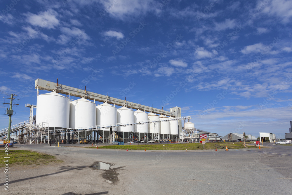 Obraz premium Grain storage tanks
