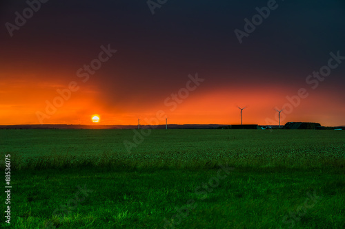 Windräder bei Sonnenuntergang