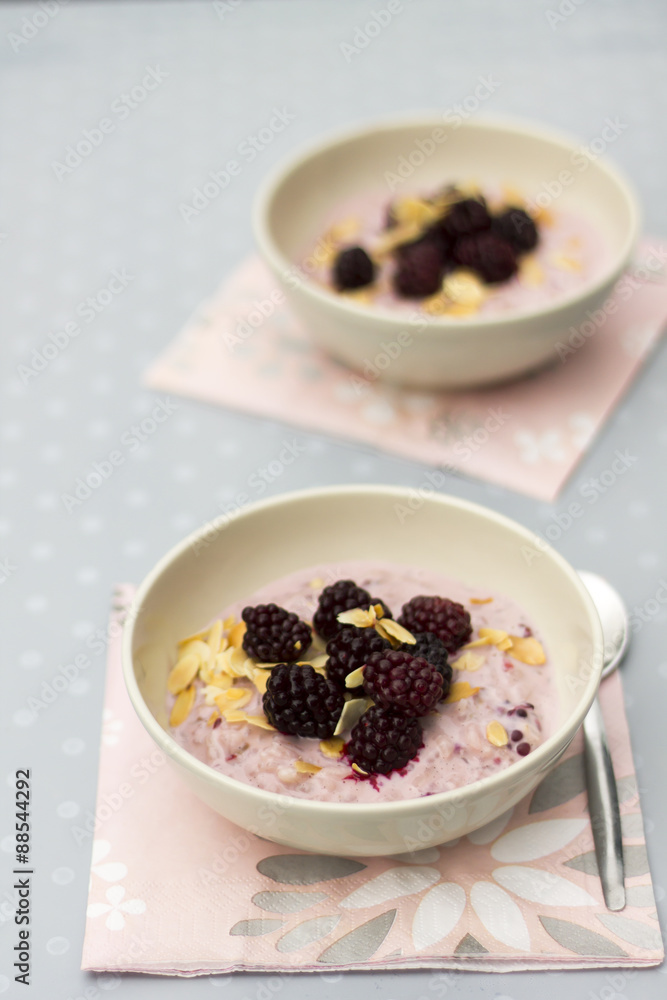 Risotto with blackberries and vanilla, great in the summer for a dessert. Risotto with blackberries and vanilla, great in the summer for a dessert.