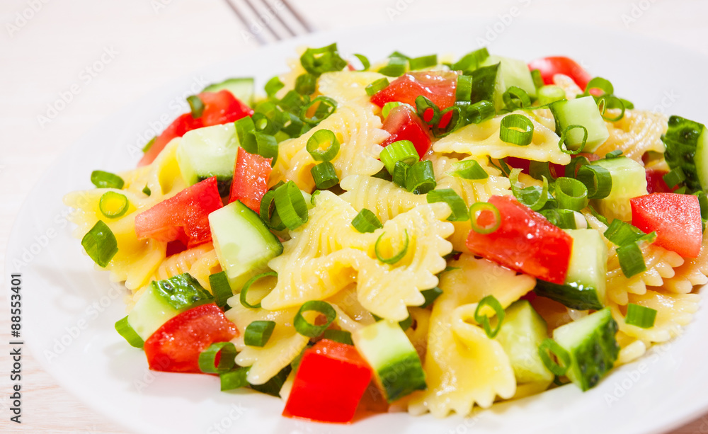 pasta salad with tomato and cucumber