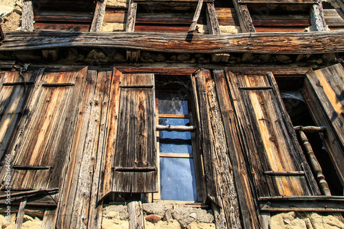 Abandoned Old House © GeniusMinus