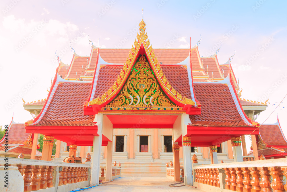 Obraz premium Marble Thai temple with blue sky