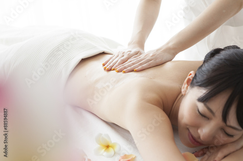 Women are receiving aroma massage
