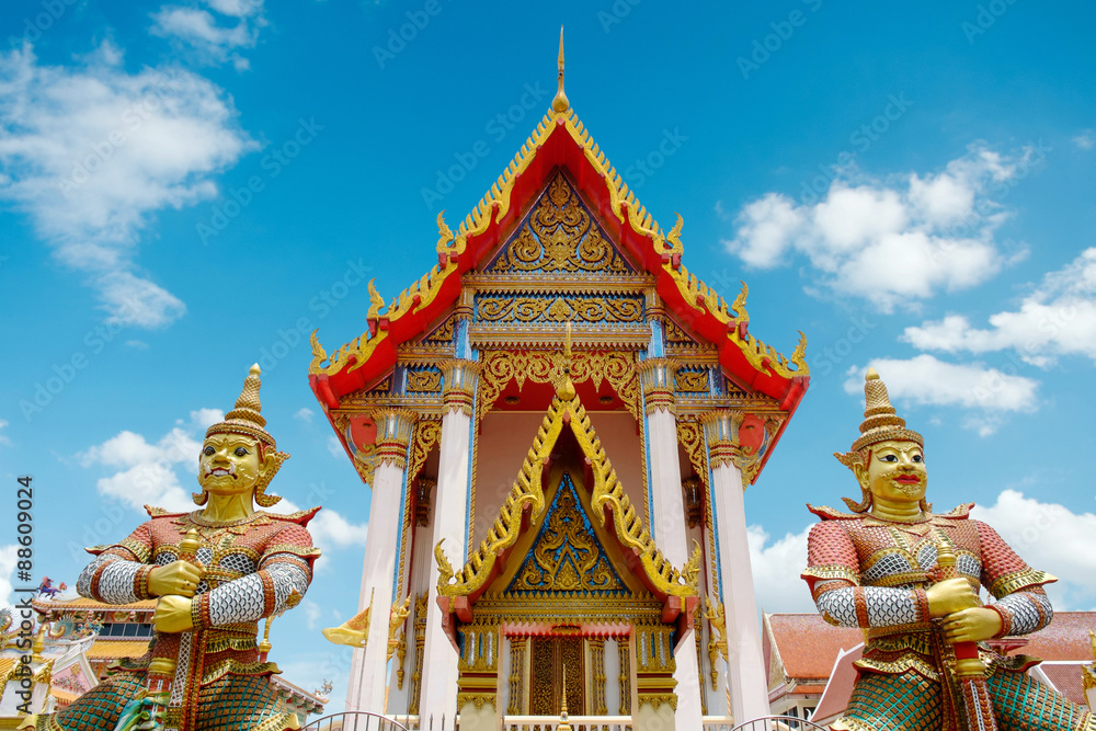 Fototapeta premium Wat Samakhitham public temple in Bangkok Thailand