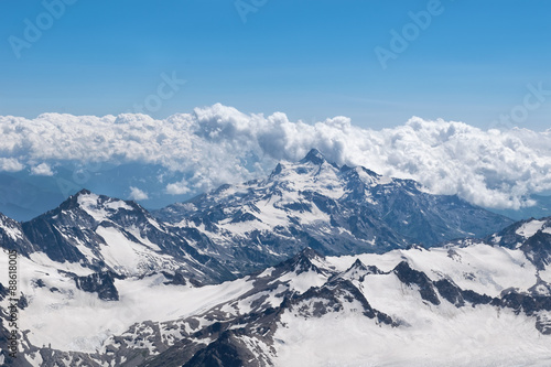 Горы в облаках © hackey