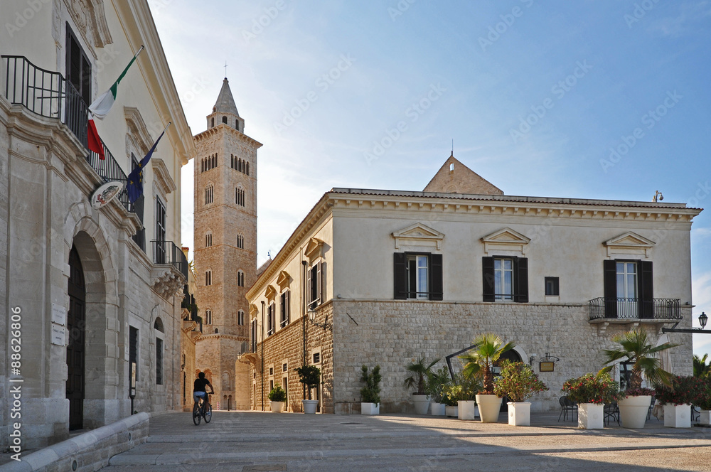 Trani,  la città vecchia ed il campanile della Cattedrale - Puglia