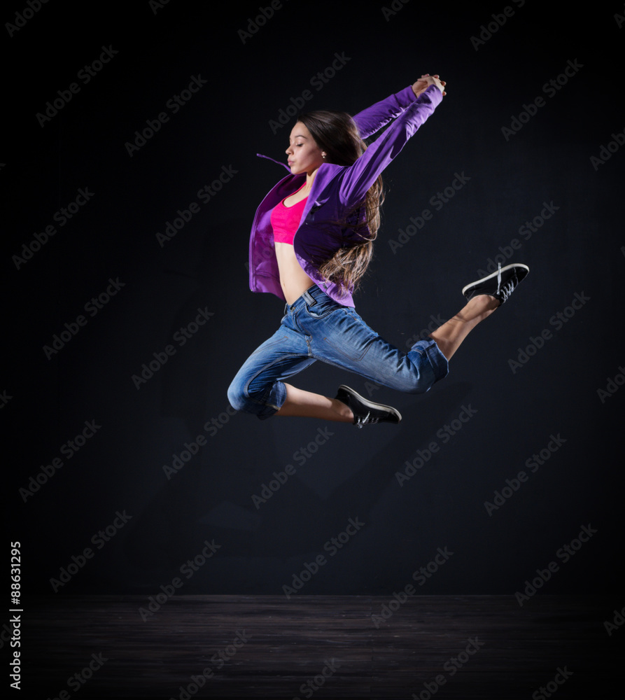 Modern dancer girl (normal ver)