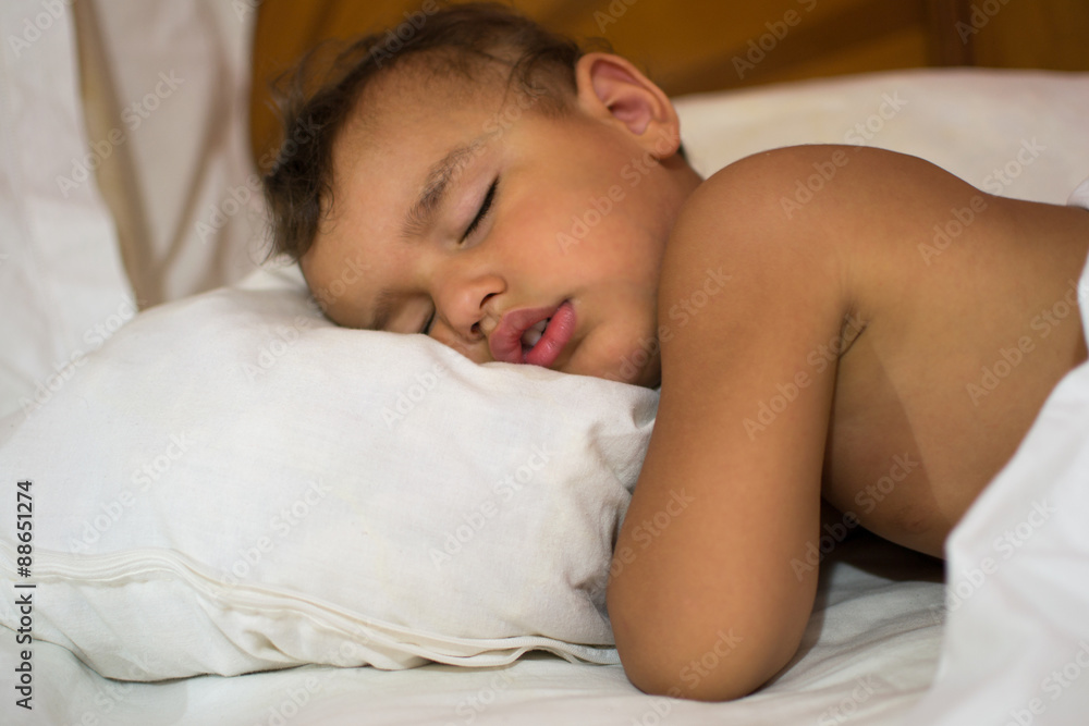 Dolce bambino fa la nanna