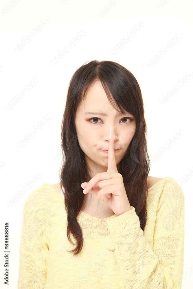 秘密にする女性 秘密にする女性
