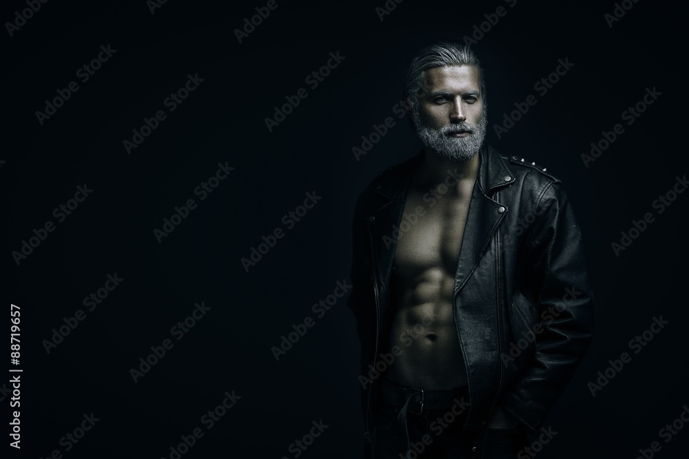 Obraz premium Gray haired man portrait