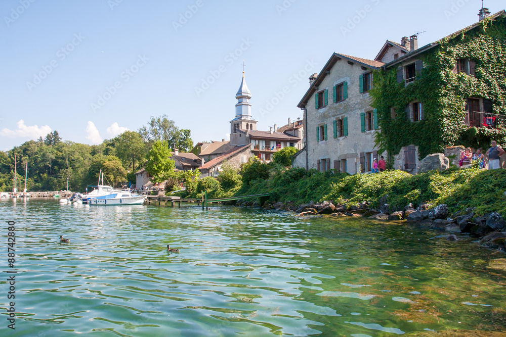 Fototapeta premium Yvoire sur les bords du Lac léman