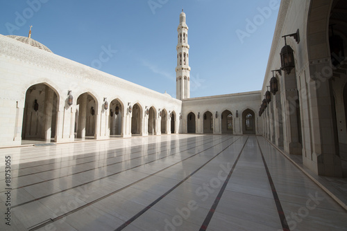 Sultan Qaboos Grand Mosque in Muscat, Oman © pe3check