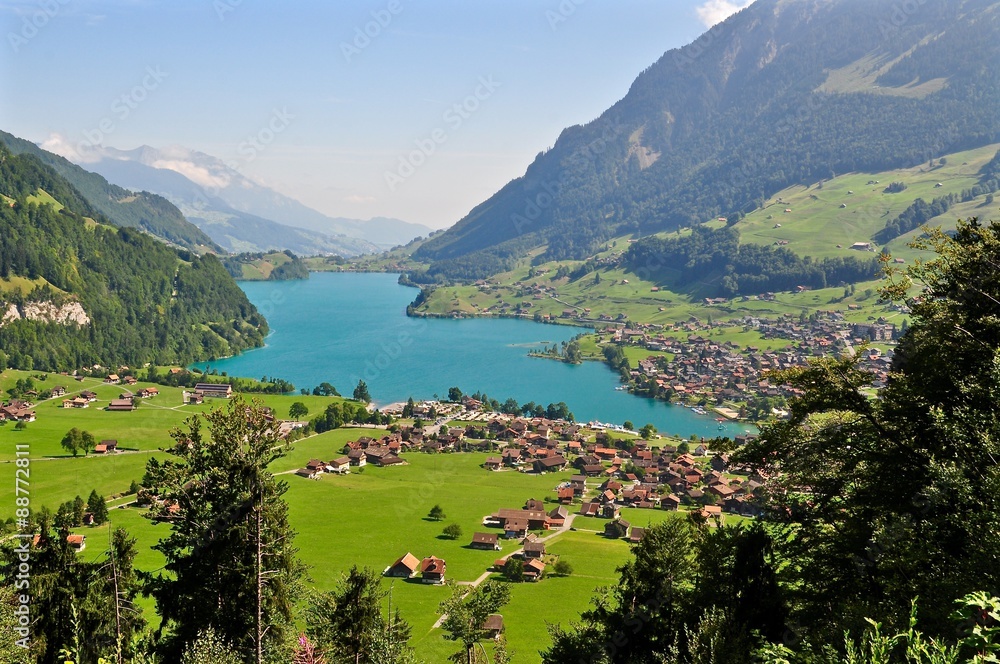 Obraz premium Panorama auf Lungernsee und Lungern