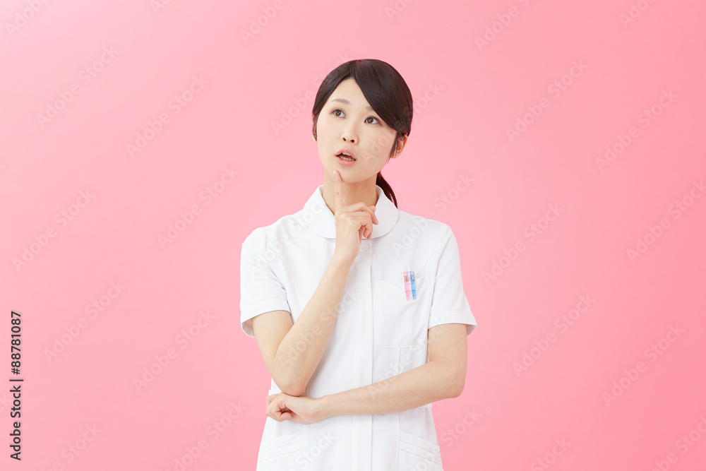 考えるナース 考えるナース