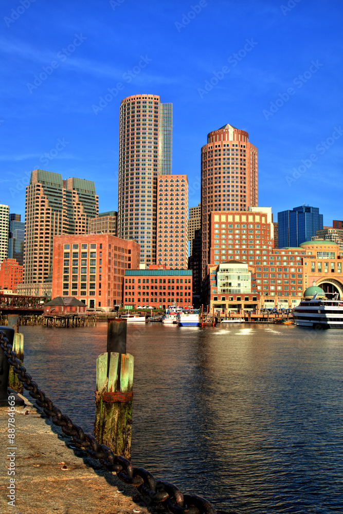 Obraz premium Boston Skyline with Financial District and Boston Harbor at Sunrise