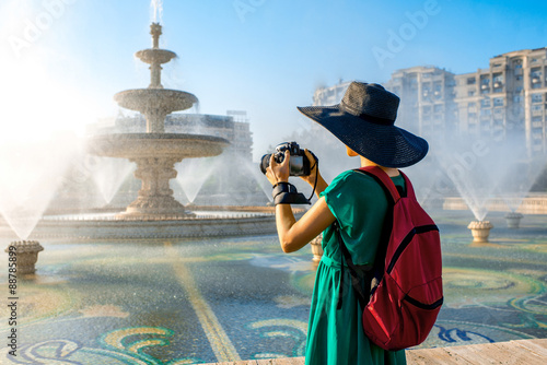 Photographing central fountain in Bucharest city