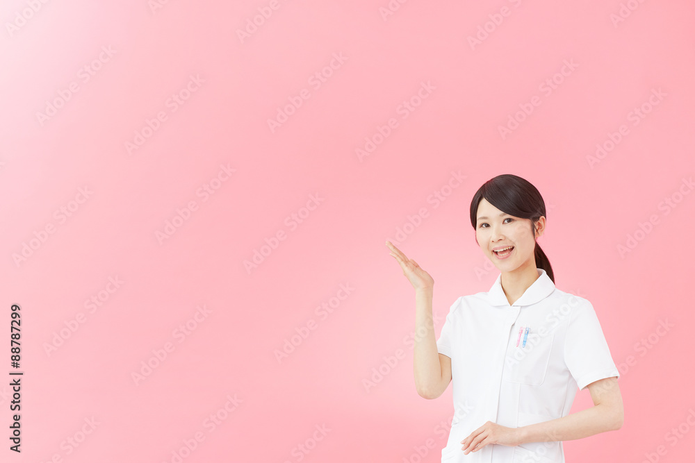 案内するナース 案内するナース