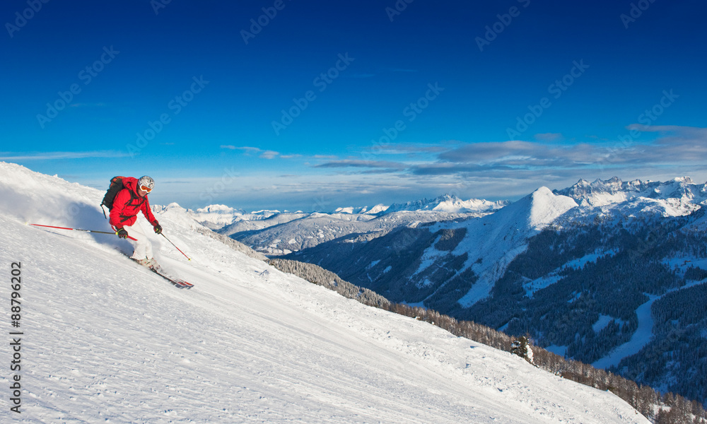 Österreich, Salzburg Land, Mitte der erwachsenen Mann Skifahren