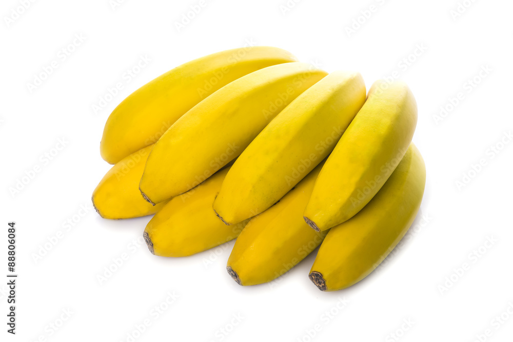 Plátanos maduros aislados sobre un fondo blanco Plátanos maduros aislados sobre un fondo blanco