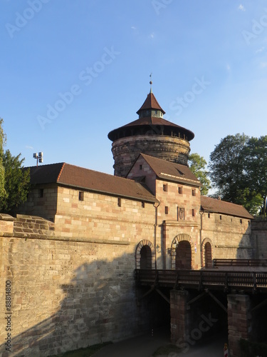 Neutorturm und Stadtmauer Nürnberg