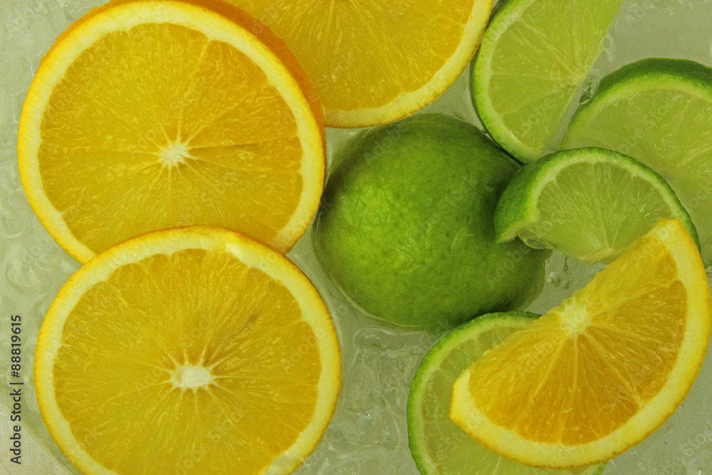 Limette, Orange und Crushed Ice Limette, Orange und Crushed Ice