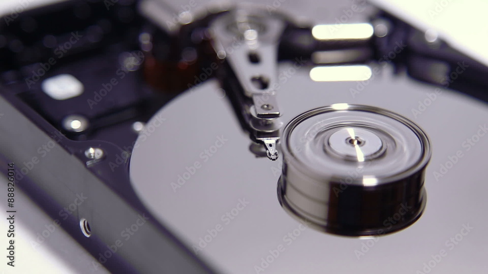 The device hard drive inside, the movement of the read head
The device hard drive inside, the movement of the read head
