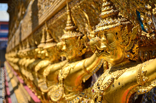 golden statue in wat phra keaw © martinhosmat083