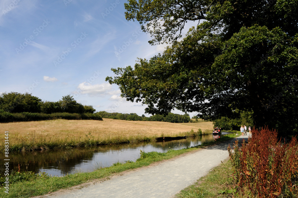 Fototapeta premium Along The Llangollen Canal.